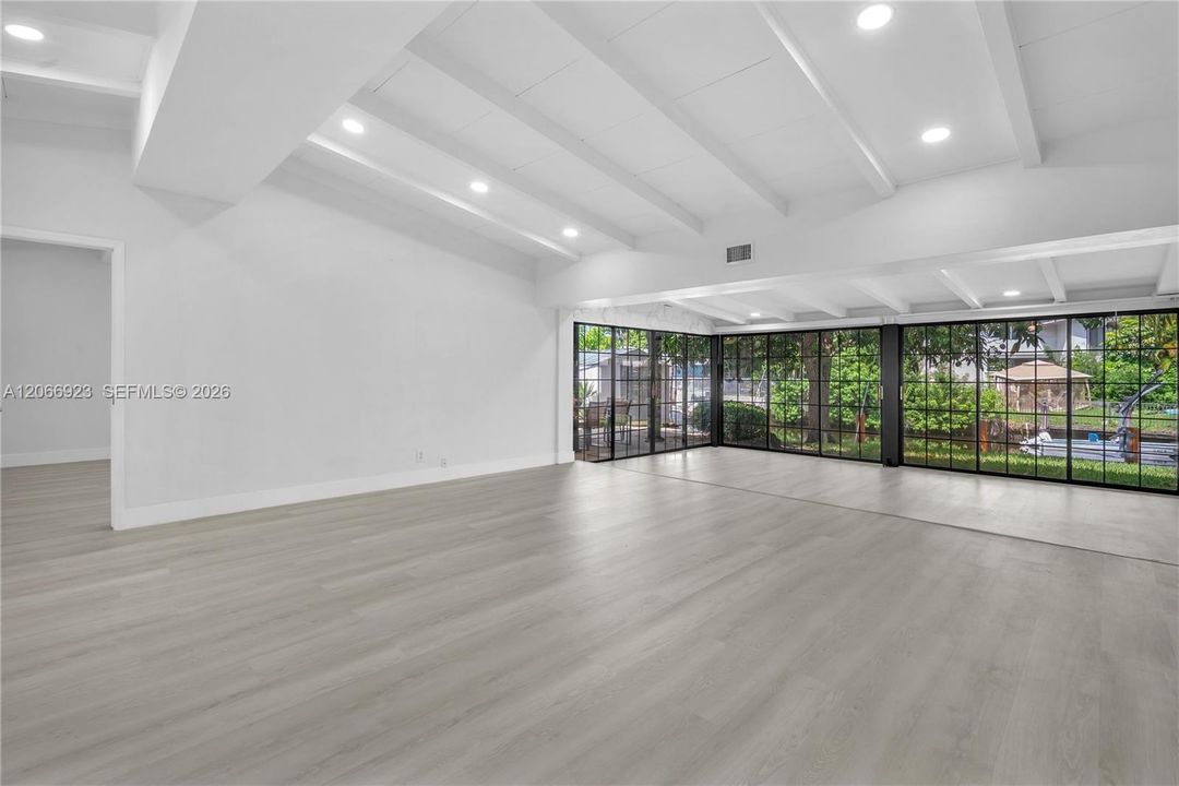 For Rent: $5,700 (3 beds, 2 baths, 2434 Square Feet)