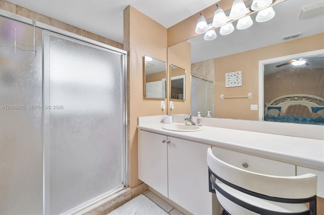 На продажу: $367,500 (2 спален, 2 ванн, 1507 Квадратных фут)