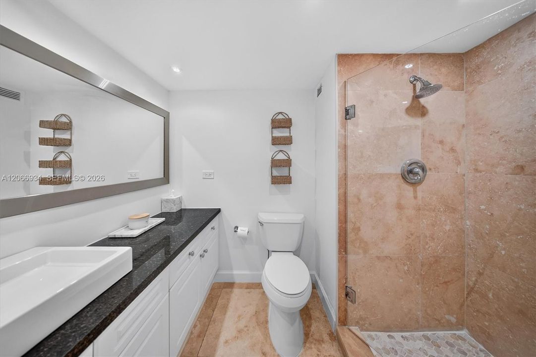Main bath shower.