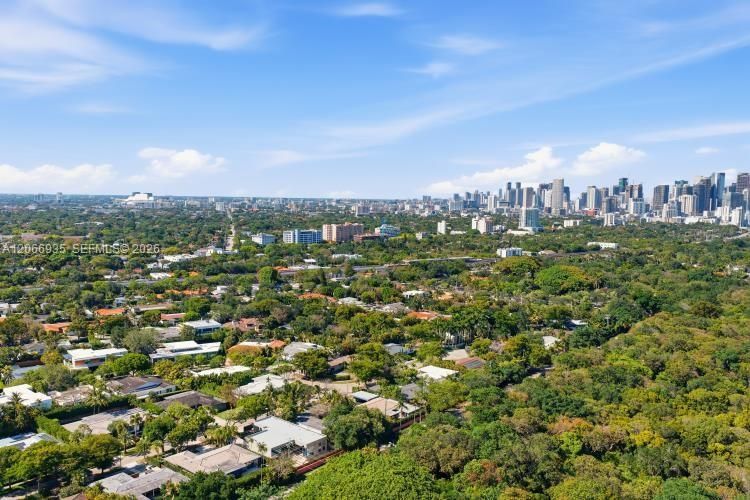 En Renta: $21,000 (5 camas, 4 baños, 2452 Pies cuadrados)