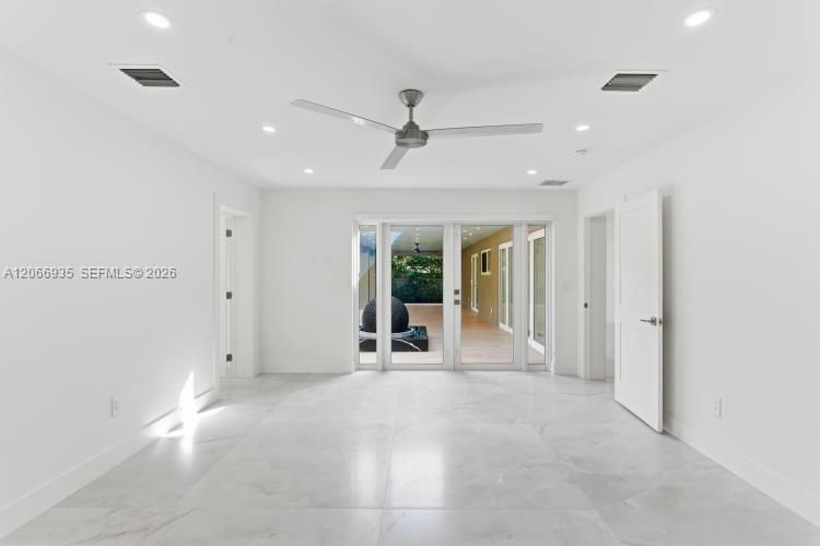 En Renta: $21,000 (5 camas, 4 baños, 2452 Pies cuadrados)