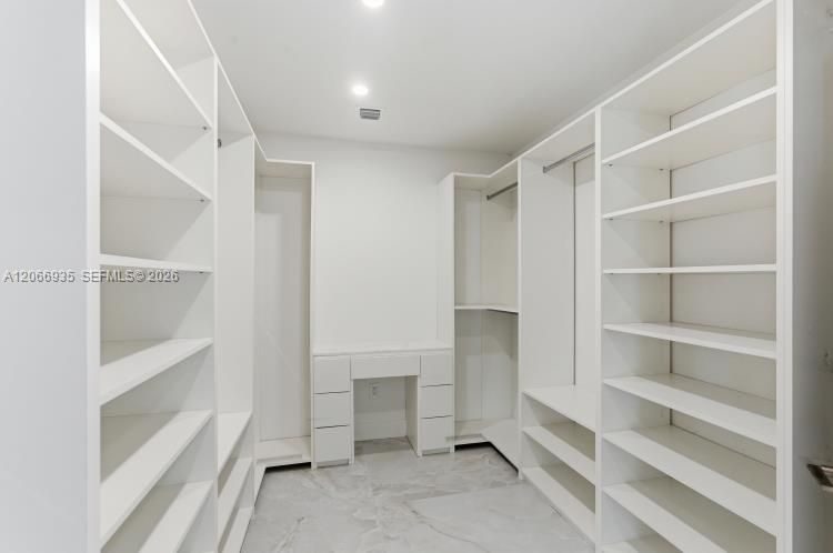 En Renta: $21,000 (5 camas, 4 baños, 2452 Pies cuadrados)