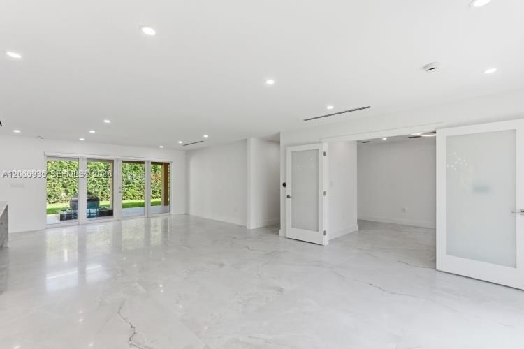 En Renta: $21,000 (5 camas, 4 baños, 2452 Pies cuadrados)
