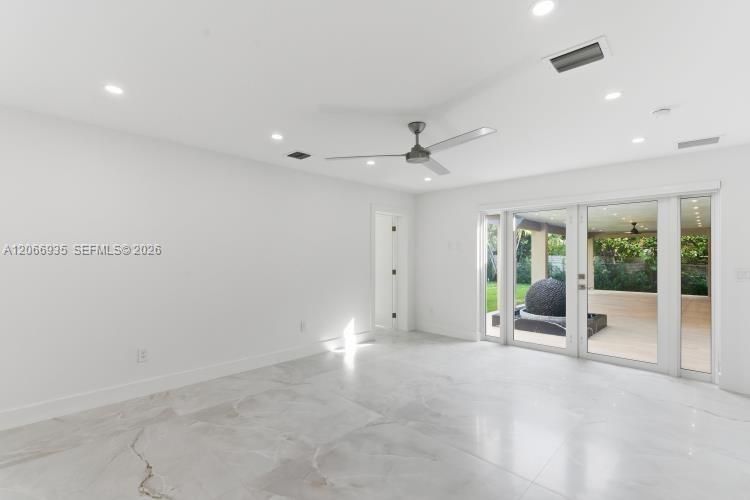 En Renta: $21,000 (5 camas, 4 baños, 2452 Pies cuadrados)