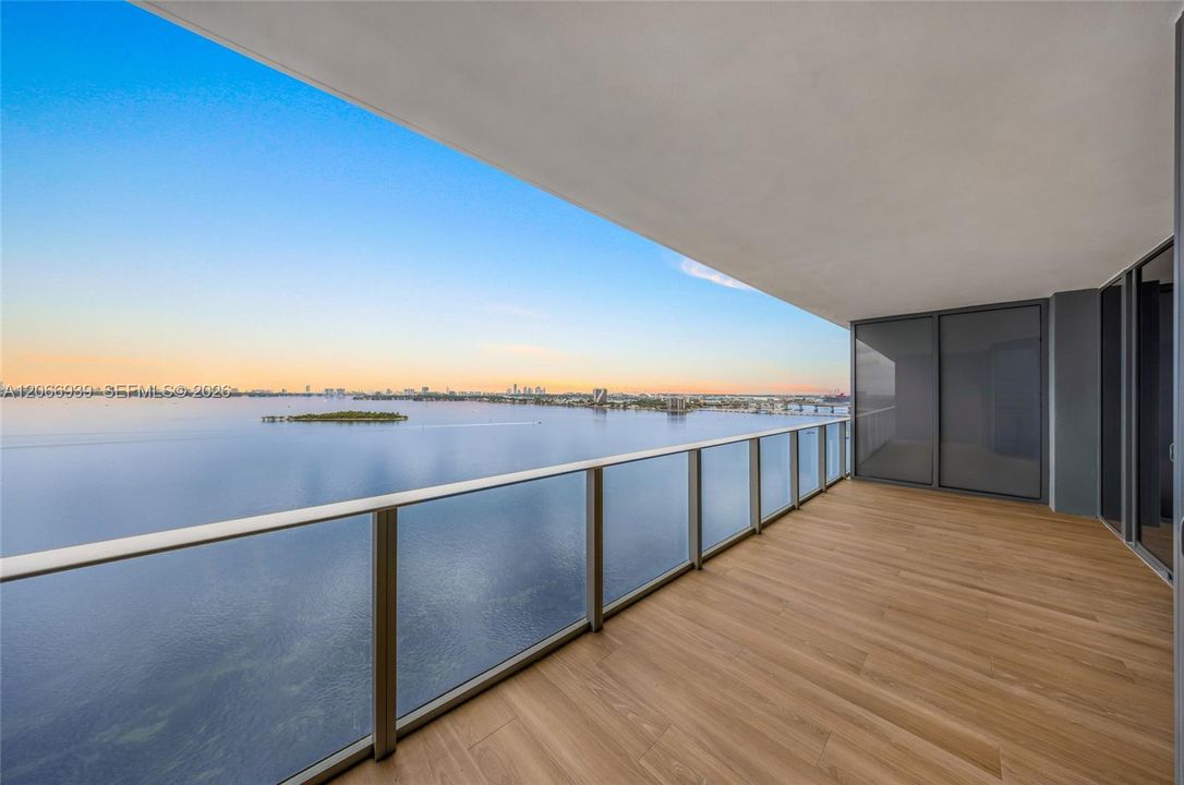 For Rent: $9,450 (2 beds, 3 baths, 1306 Square Feet)