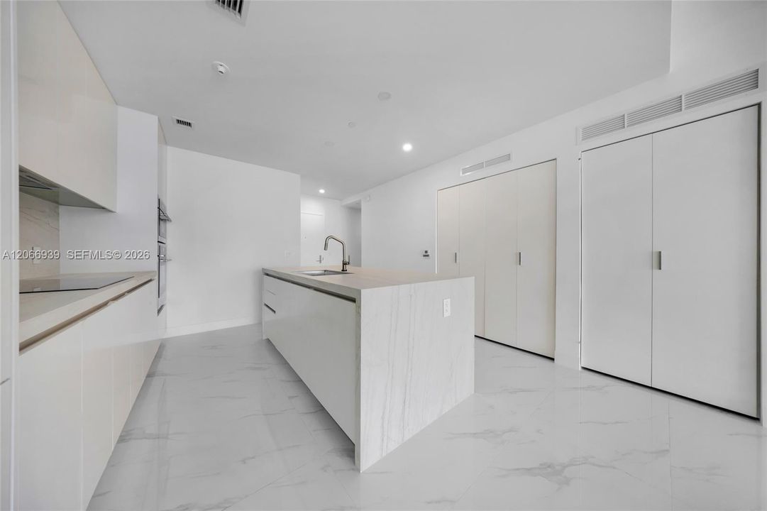 For Rent: $9,450 (2 beds, 3 baths, 1306 Square Feet)