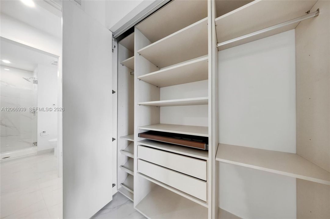 For Rent: $9,450 (2 beds, 3 baths, 1306 Square Feet)