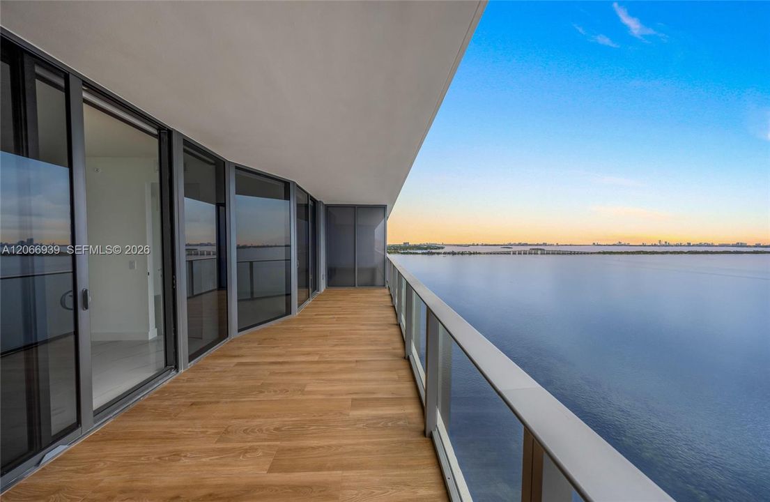For Rent: $9,450 (2 beds, 3 baths, 1306 Square Feet)