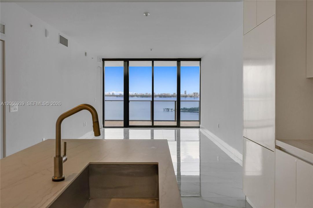 For Rent: $9,450 (2 beds, 3 baths, 1306 Square Feet)