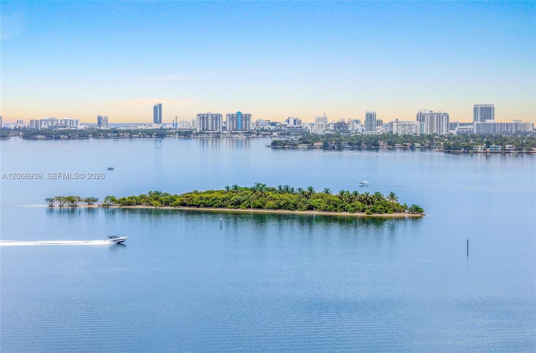 For Rent: $9,450 (2 beds, 3 baths, 1306 Square Feet)