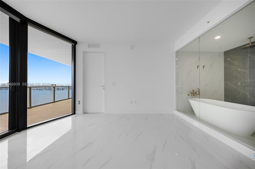For Rent: $9,450 (2 beds, 3 baths, 1306 Square Feet)