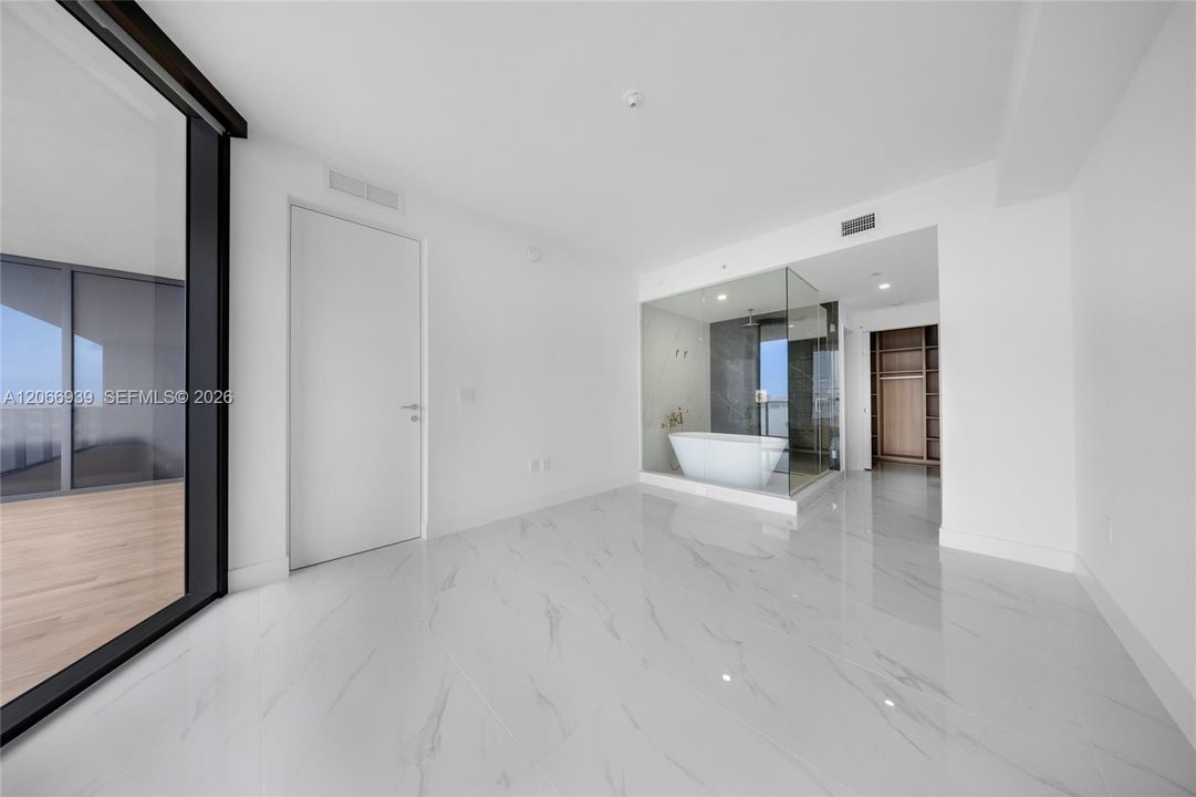 For Rent: $9,450 (2 beds, 3 baths, 1306 Square Feet)