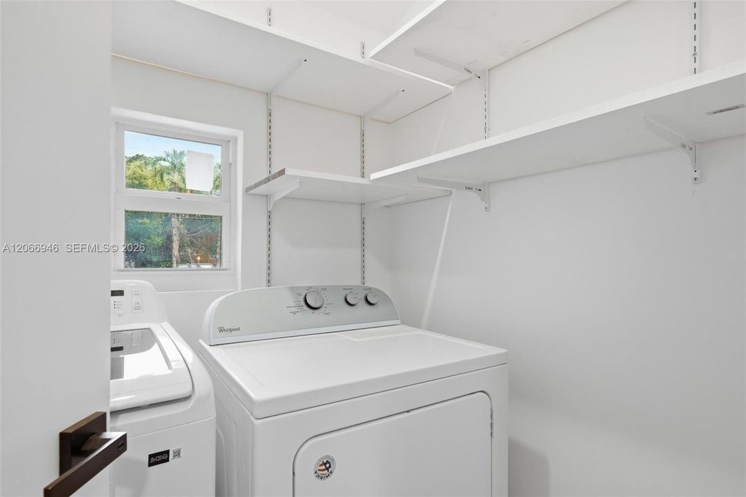 For Rent: $5,200 (2 beds, 1 baths, 1173 Square Feet)