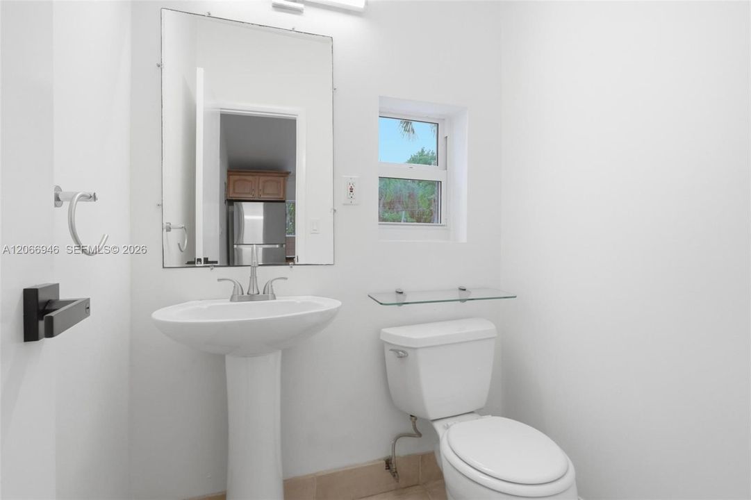 For Rent: $5,200 (2 beds, 1 baths, 1173 Square Feet)