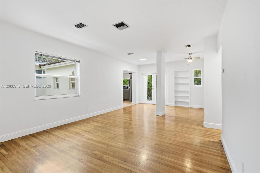For Rent: $5,200 (2 beds, 1 baths, 1173 Square Feet)