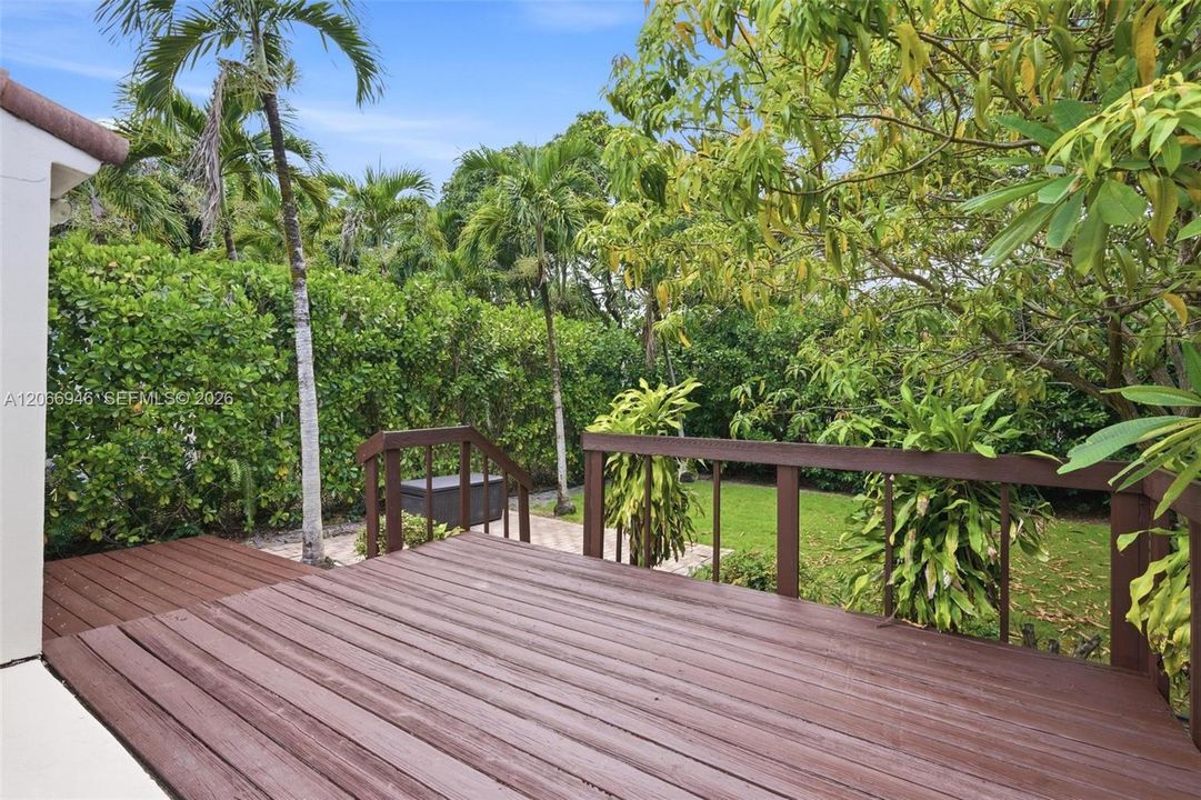For Rent: $5,200 (2 beds, 1 baths, 1173 Square Feet)