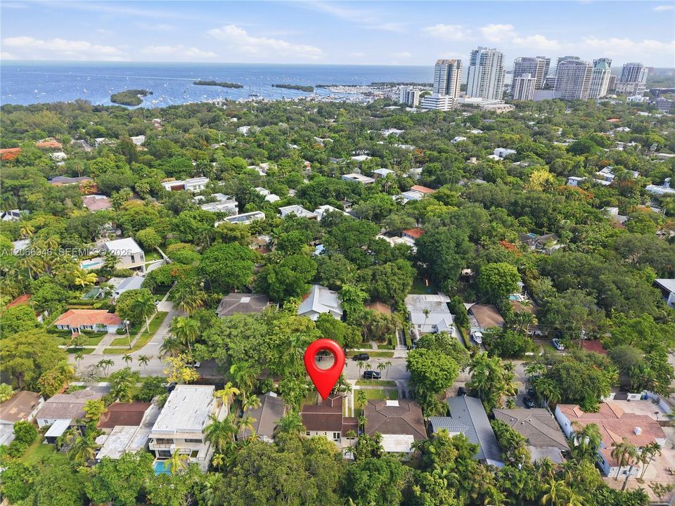 For Rent: $5,200 (2 beds, 1 baths, 1173 Square Feet)