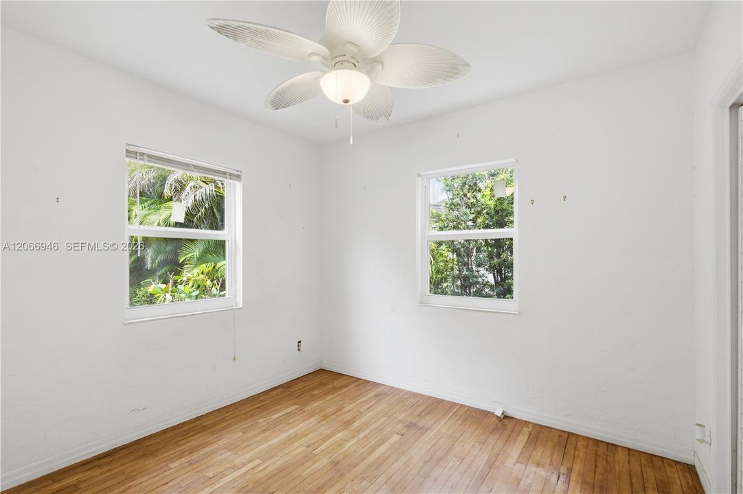 For Rent: $5,200 (2 beds, 1 baths, 1173 Square Feet)