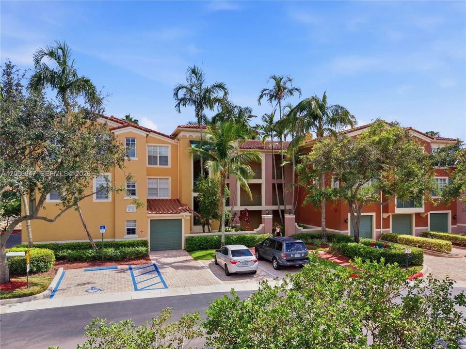 For Sale: $474,000 (3 beds, 2 baths, 1479 Square Feet)