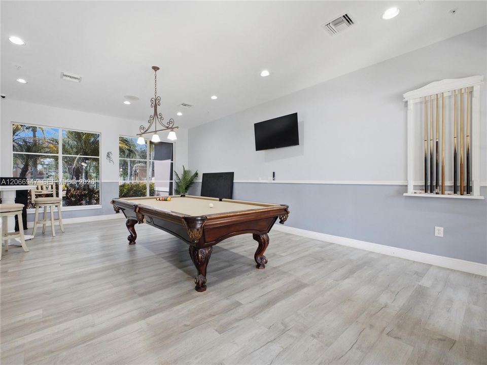 For Sale: $474,000 (3 beds, 2 baths, 1479 Square Feet)
