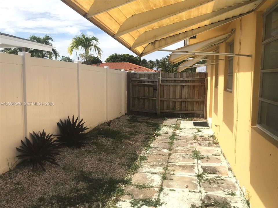 For Rent: $1,650 (1 beds, 1 baths, 850 Square Feet)