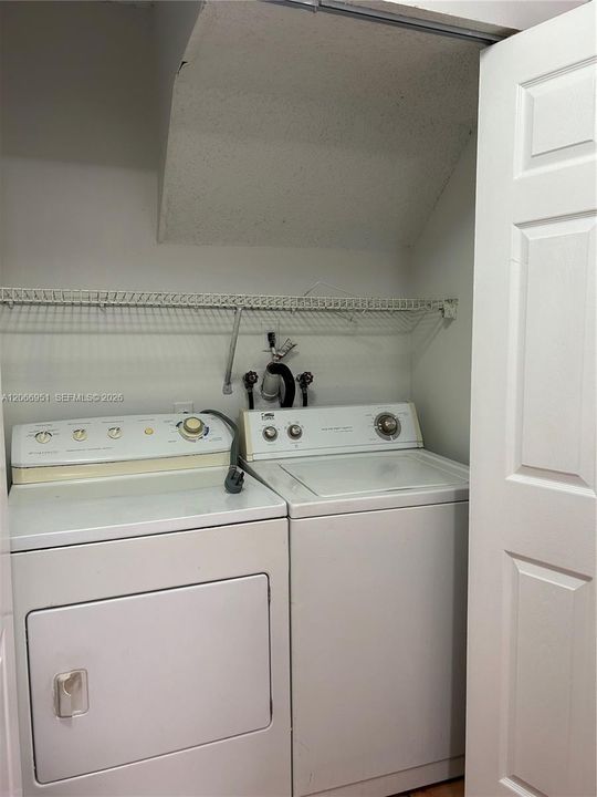 В аренду: $2,550 (3 спален, 2 ванн, 1220 Квадратных фут)