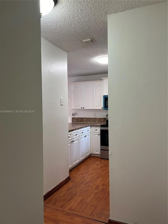 В аренду: $2,550 (3 спален, 2 ванн, 1220 Квадратных фут)