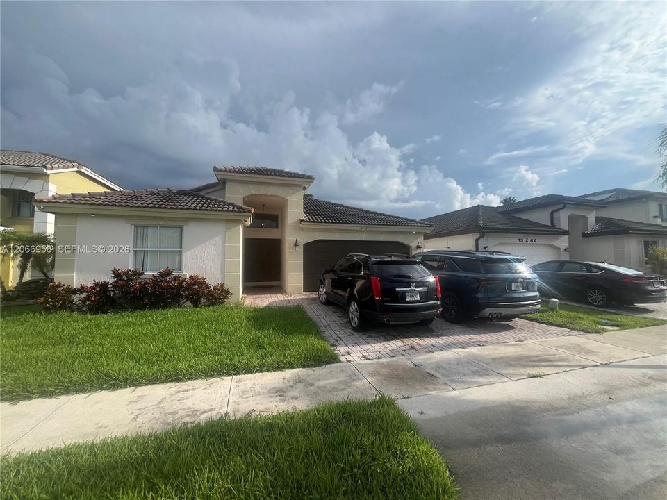 For Sale: $603,000 (3 beds, 2 baths, 1760 Square Feet)