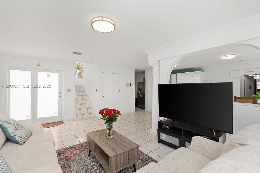 For Sale: $550,000 (4 beds, 3 baths, 1690 Square Feet)