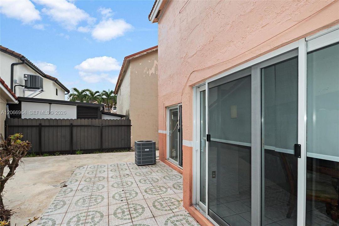 For Sale: $550,000 (4 beds, 3 baths, 1690 Square Feet)
