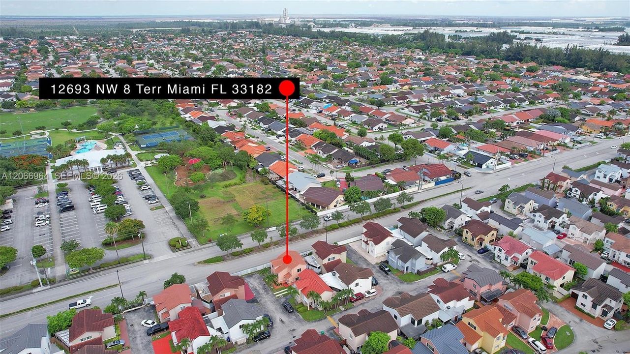 For Sale: $550,000 (4 beds, 3 baths, 1690 Square Feet)