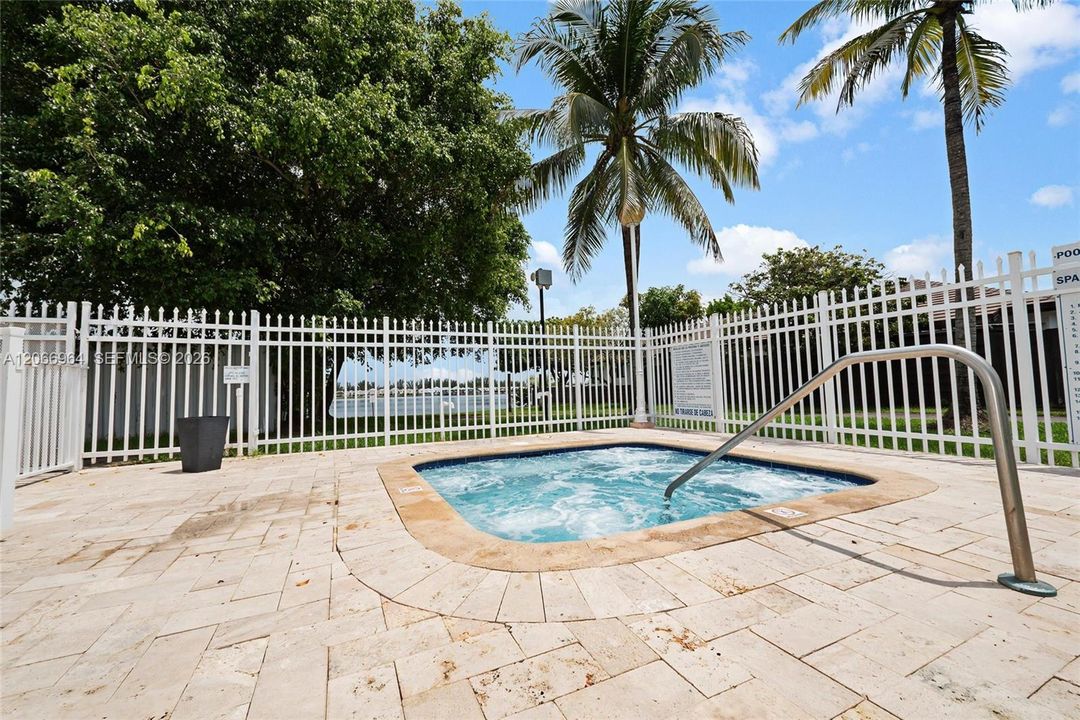 For Sale: $550,000 (4 beds, 3 baths, 1690 Square Feet)