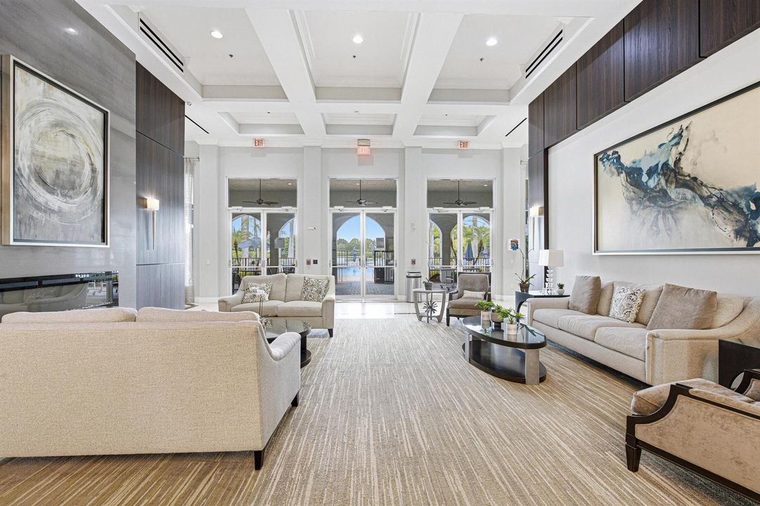 Clubhouse-Lobby