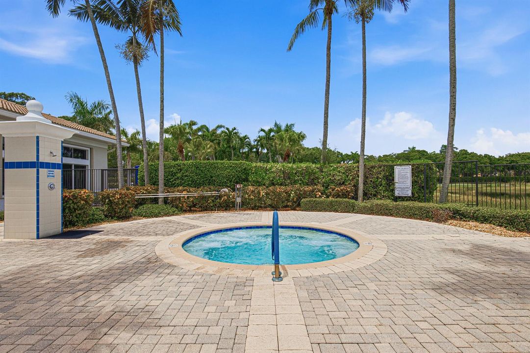 Clubhouse-Hottub