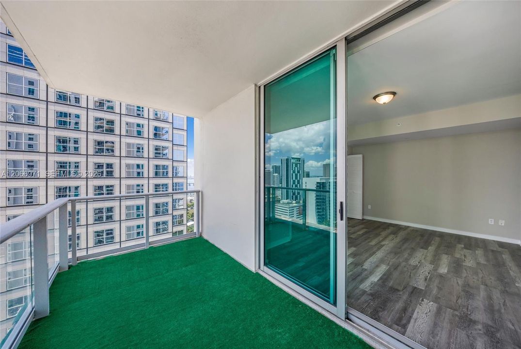 For Sale: $375,000 (1 beds, 1 baths, 540 Square Feet)