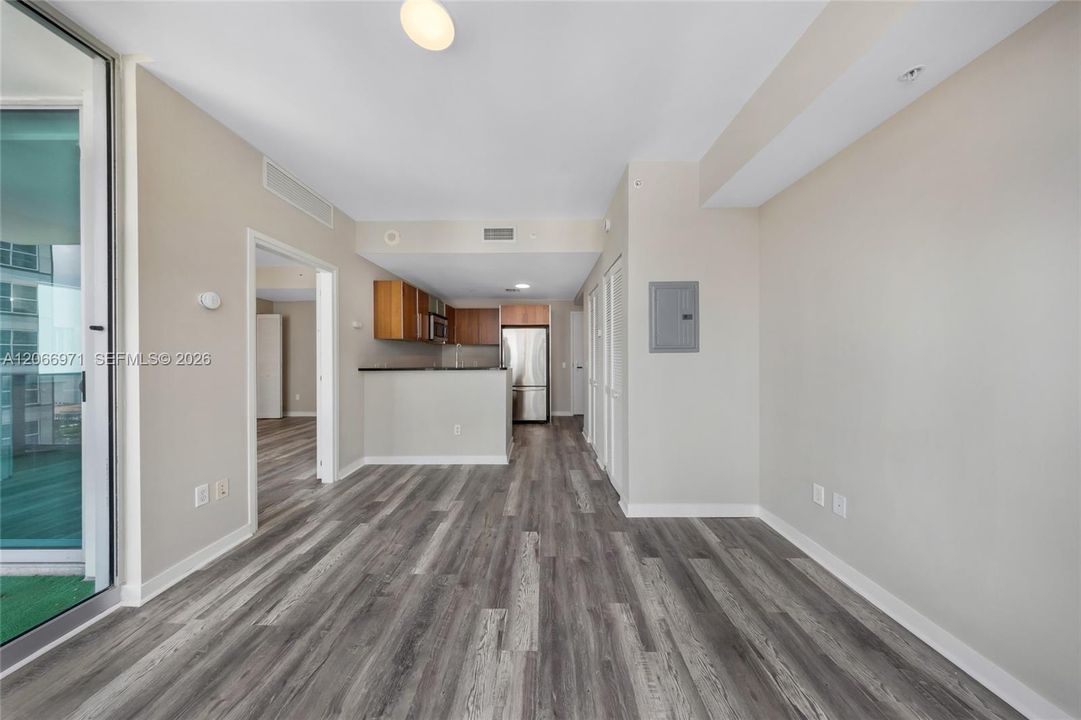 For Sale: $375,000 (1 beds, 1 baths, 540 Square Feet)