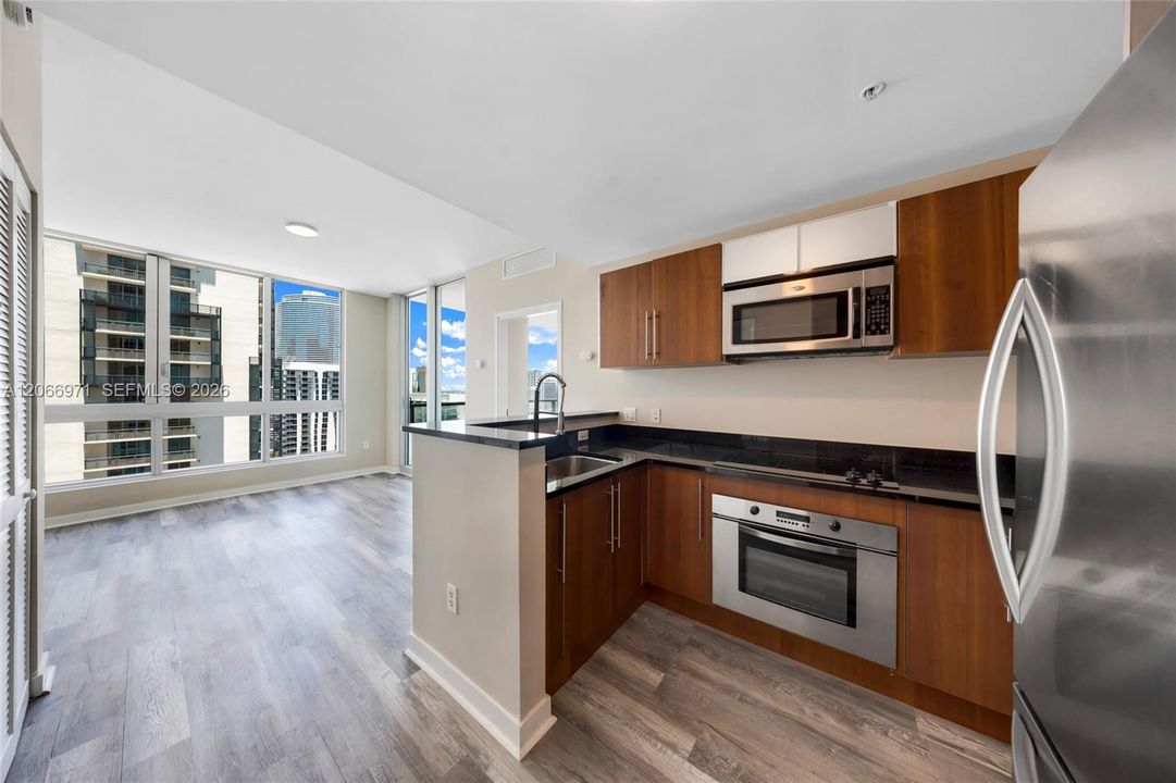 For Sale: $375,000 (1 beds, 1 baths, 540 Square Feet)