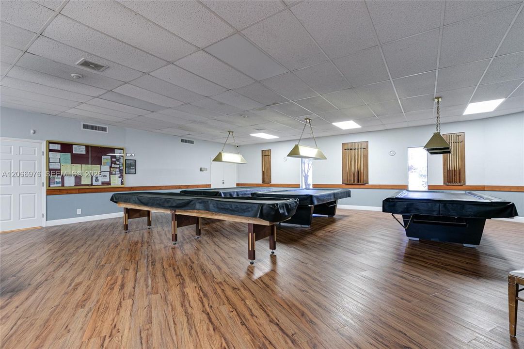 For Sale: $253,999 (2 beds, 2 baths, 960 Square Feet)