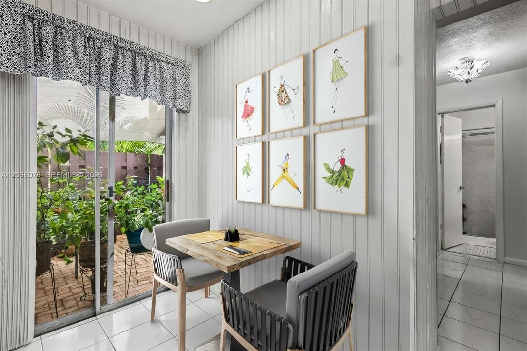 For Sale: $253,999 (2 beds, 2 baths, 960 Square Feet)