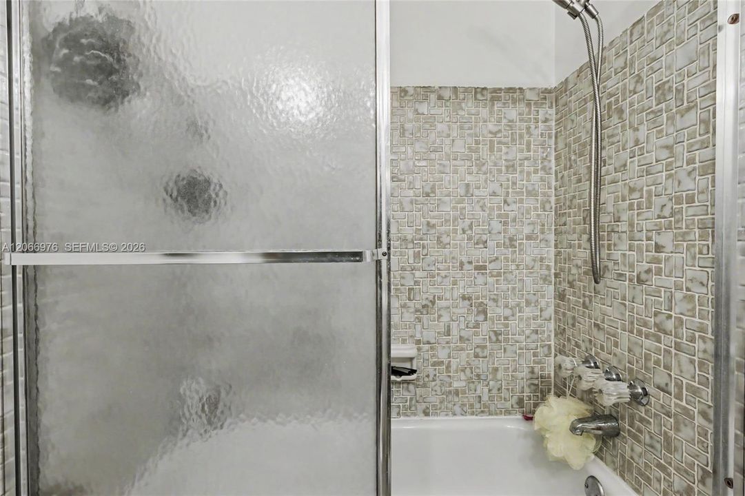 For Sale: $253,999 (2 beds, 2 baths, 960 Square Feet)