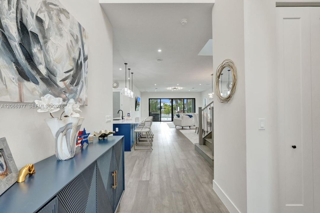 For Rent: $11,000 (5 beds, 6 baths, 3501 Square Feet)