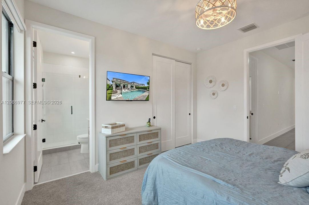 For Rent: $11,000 (5 beds, 6 baths, 3501 Square Feet)