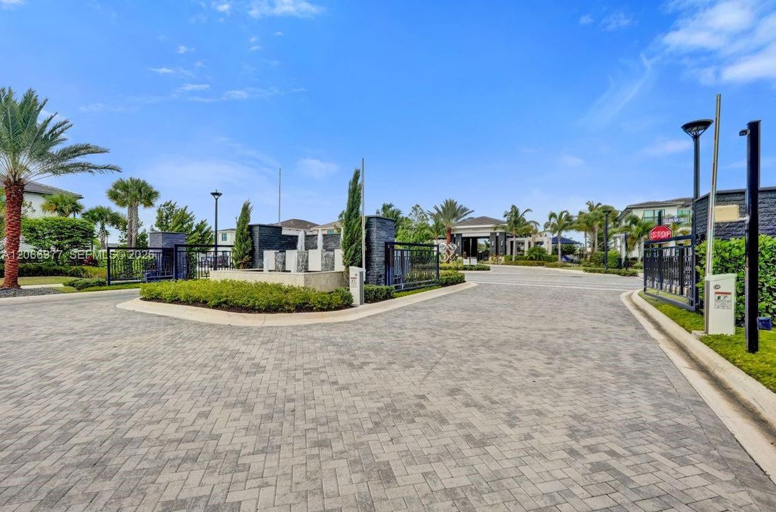 For Rent: $11,000 (5 beds, 6 baths, 3501 Square Feet)