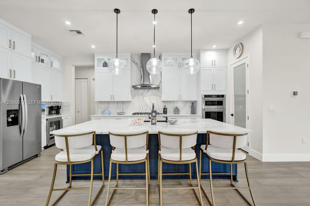 For Rent: $11,000 (5 beds, 6 baths, 3501 Square Feet)
