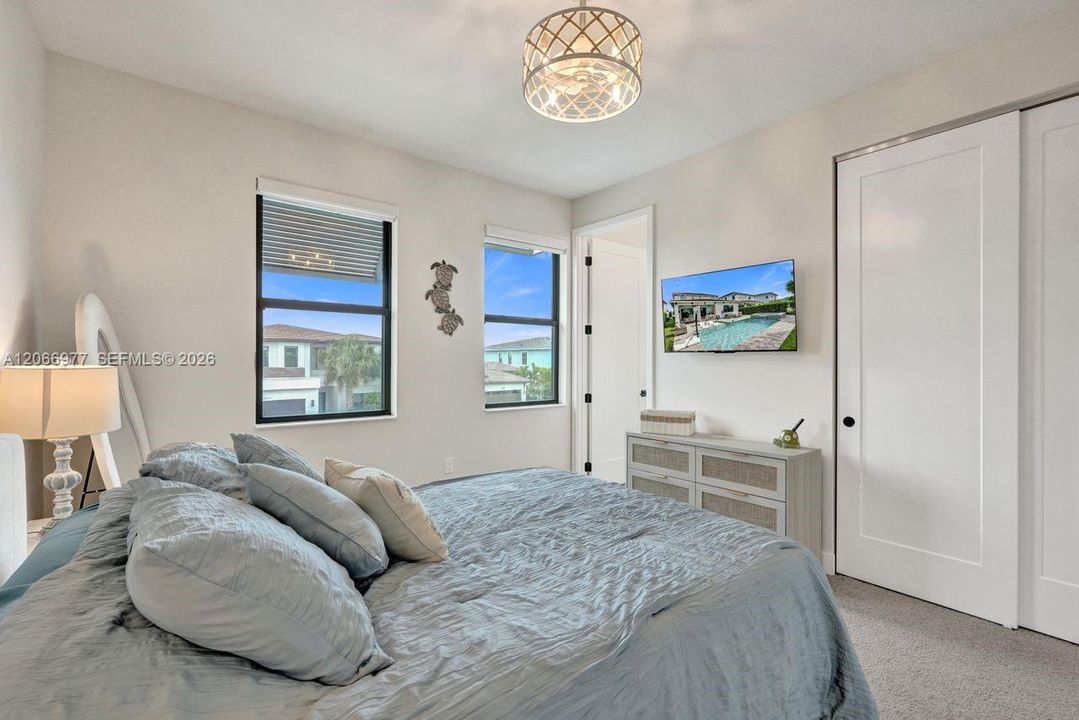 For Rent: $11,000 (5 beds, 6 baths, 3501 Square Feet)