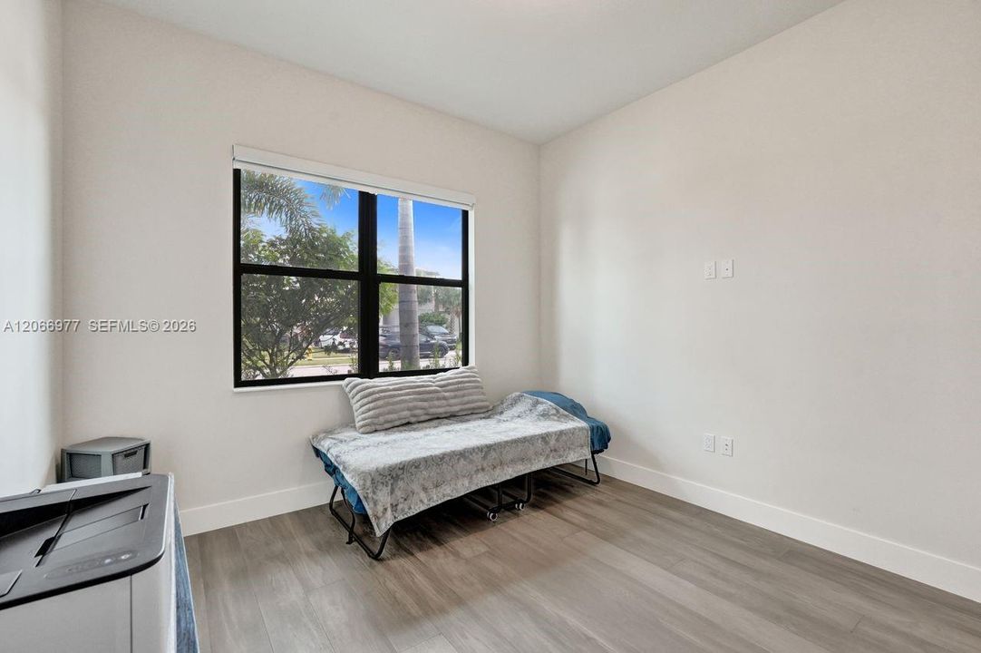 For Rent: $11,000 (5 beds, 6 baths, 3501 Square Feet)