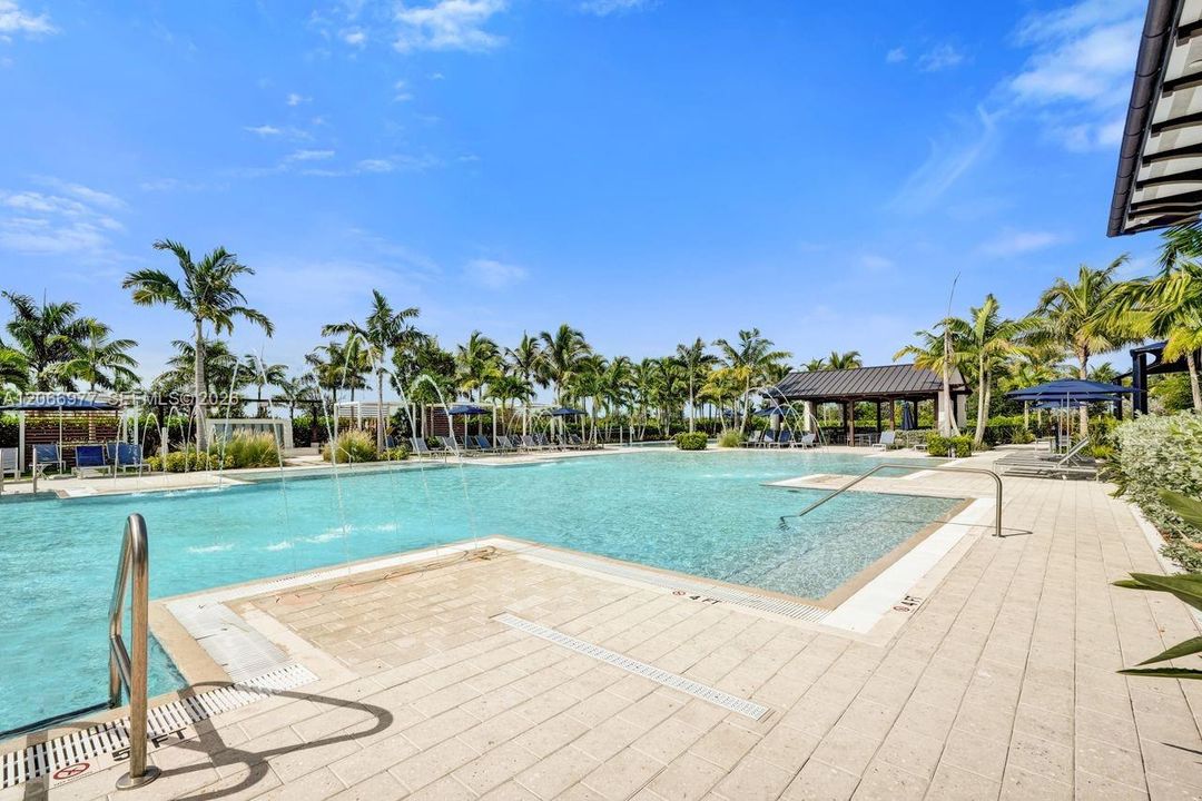 For Rent: $11,000 (5 beds, 6 baths, 3501 Square Feet)