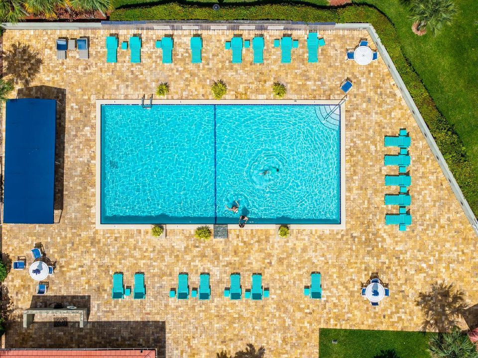 043-009-Community Pool-1334x1000