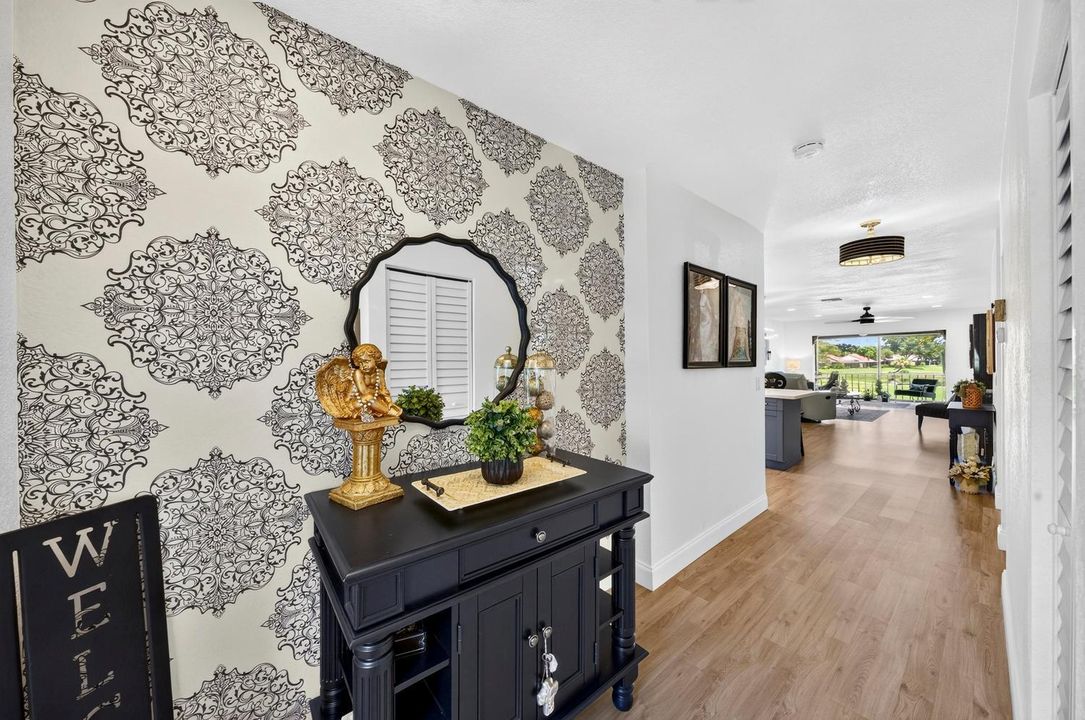 005-039-Foyer-1500x996
