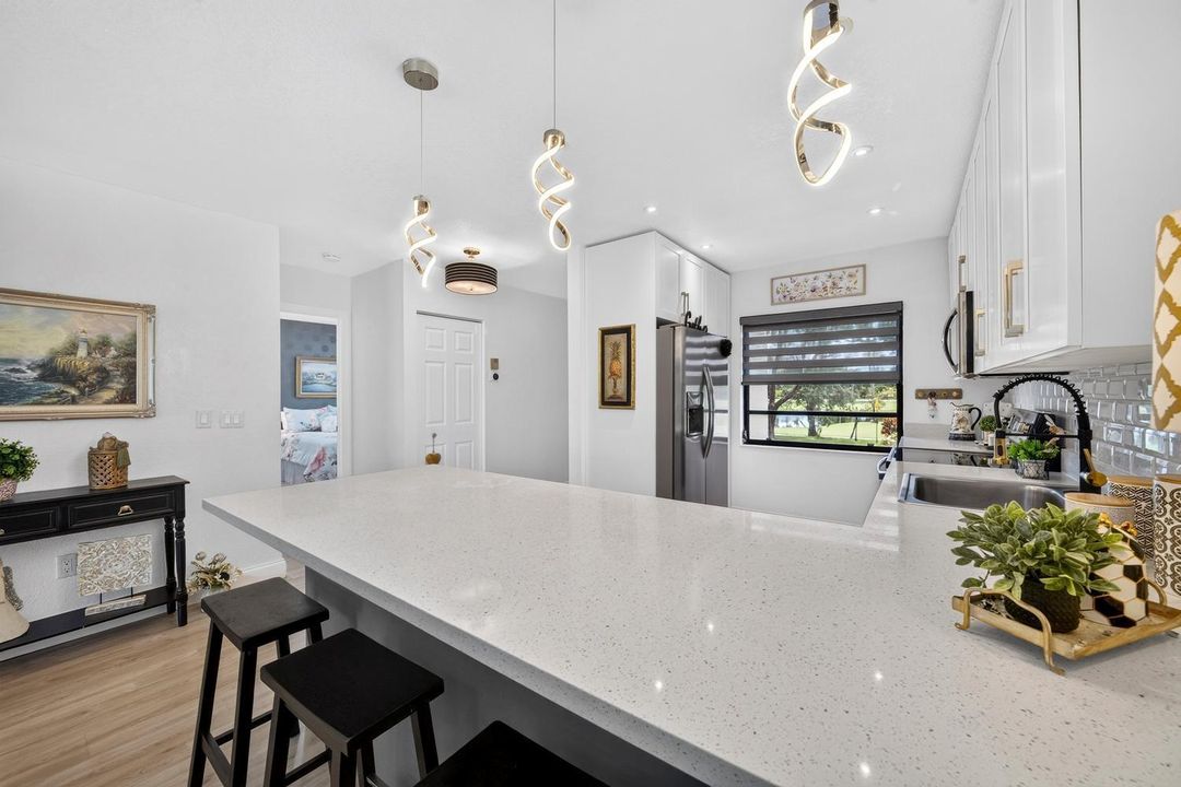 010-042-Breakfast Area-1500x1000